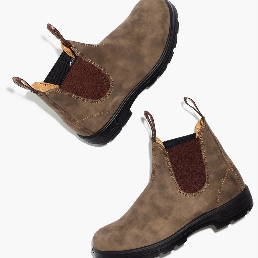 FLASH SALE✨WORN ONCE blundstone 550 chelsea boot in rustic brown